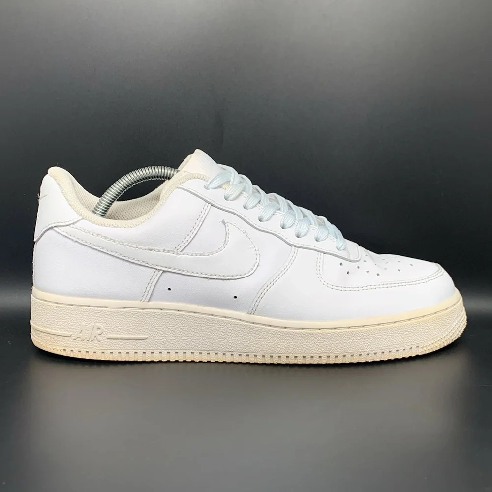 Nike Air Force 1’s‎ ‘07 Triple White Shoes Men’s Sz 9.5
